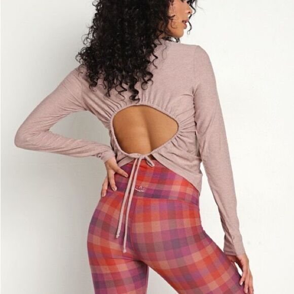 Beyond Yoga Chai Tan Featherweight Inner Circle Pullover Long Sleeve Top - Picture 1 of 10